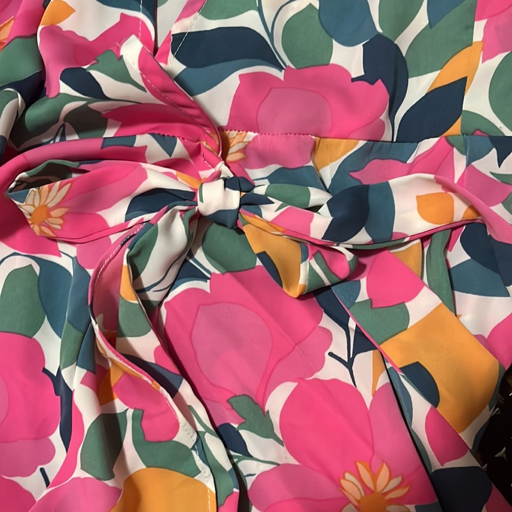 Axara wrap around floral dress - Picture 3 of 9